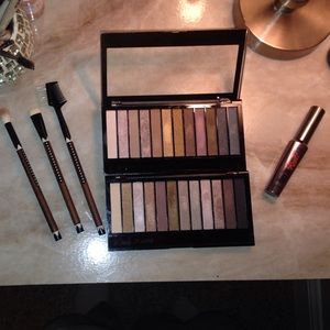 2 Makeup Revolution Palettes for the price of one!