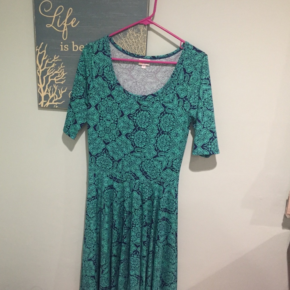 EUC Medium LulaRoe Nicole Dress