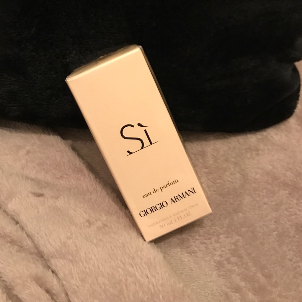 SI BY GIORGIO ARMANI