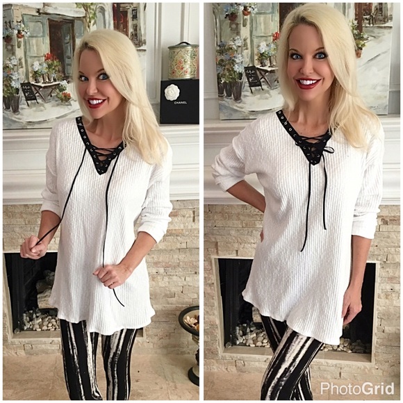 White ribbed tunic w/black contrast tie! - Picture 3 of 3