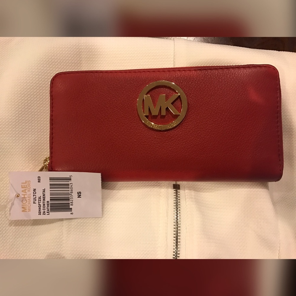 Michael Kors Fulton Zip Around Continental Wallet