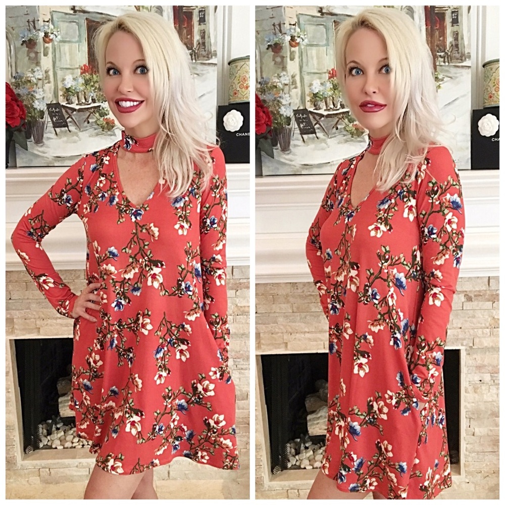 Floral keyhole dress w/pockets! - Picture 2 of 3