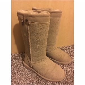 Unique BearPaw Boots