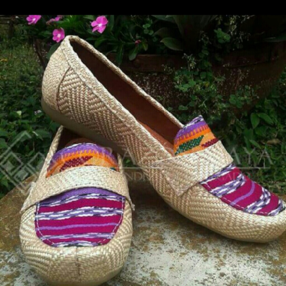 Guatemalan, mayan textiles, huipil shoes
