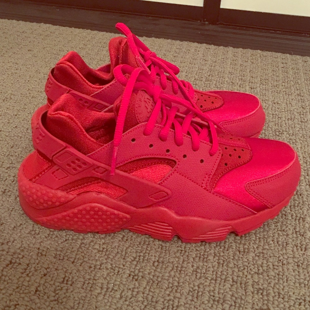 All Red Women Run Huaraches