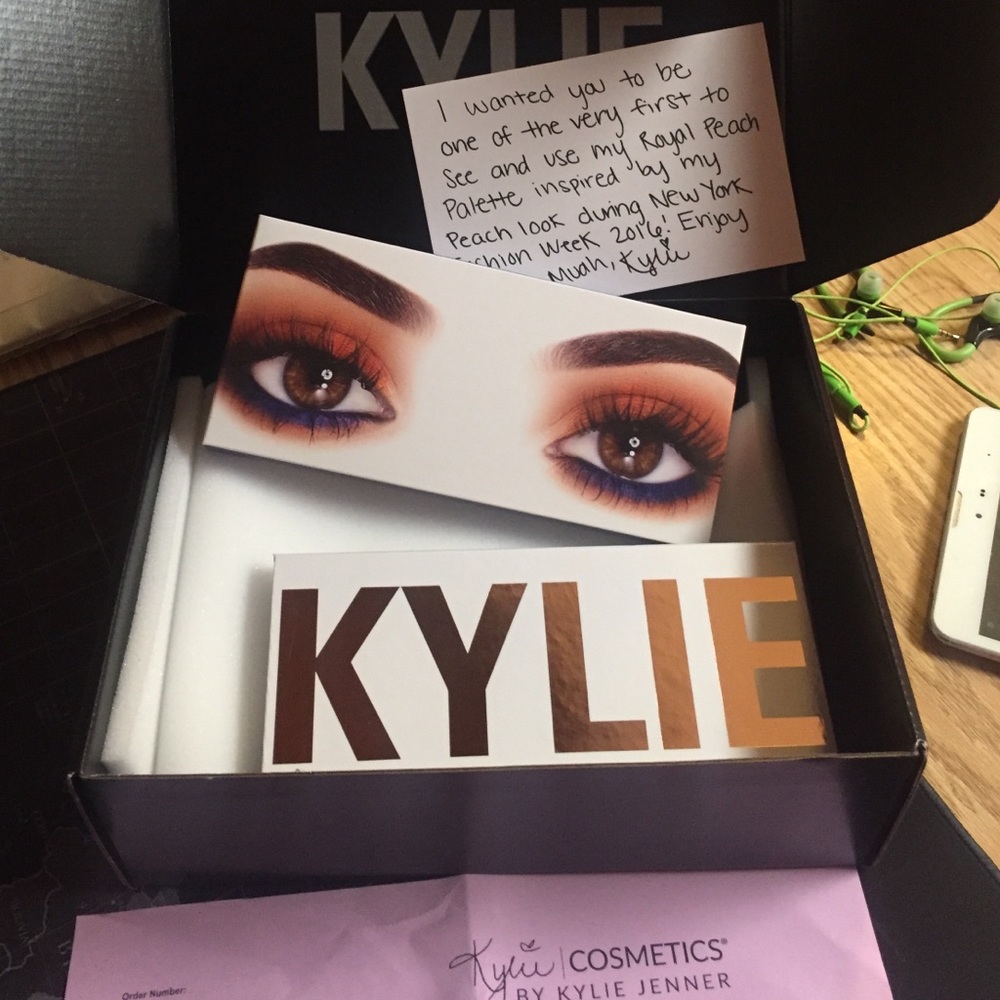 Kylie Royal peach palette- NIB *Ready to ship*