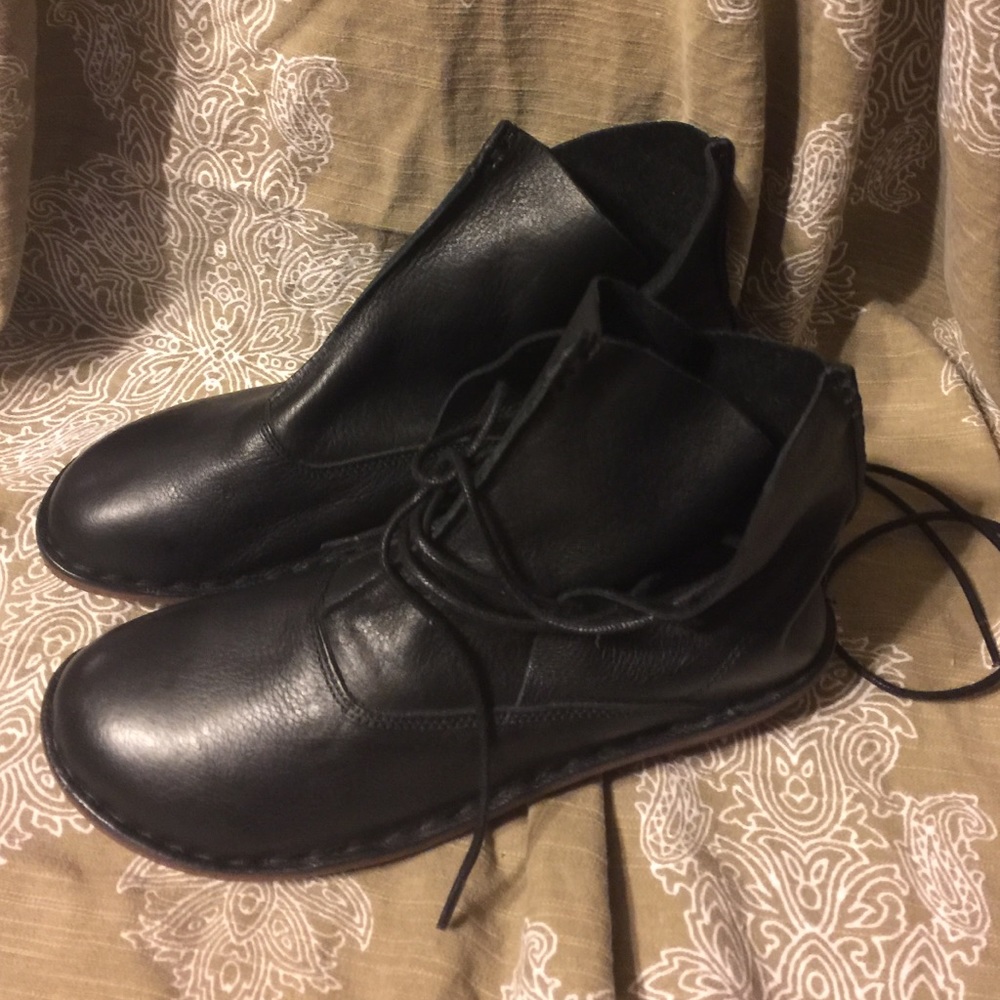 ⚡️1 Day Sale⚡️NWOT Unique Handmade Leather Booties