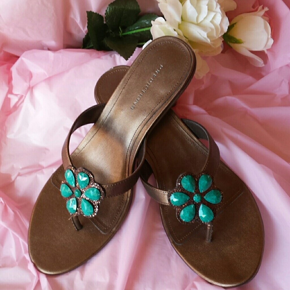 Predictions Ladies Sandal with Heel NWOT.