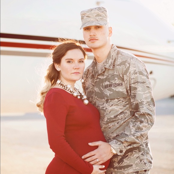 Meet your posher, Abigail❤ - Picture 3 of 5