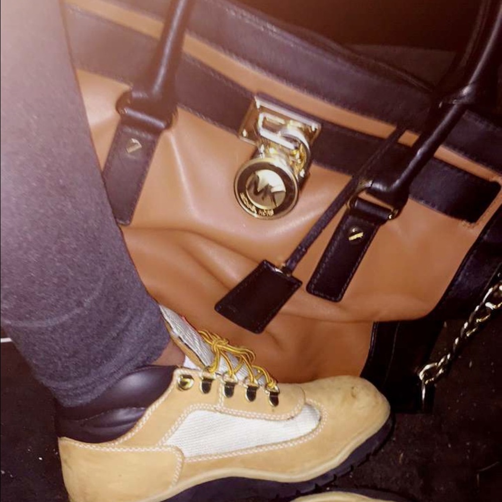 Meet your Posher, Lola