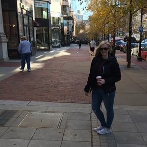 Meet your Posher, Jenn