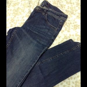 Tommy Bahama skinny jeans