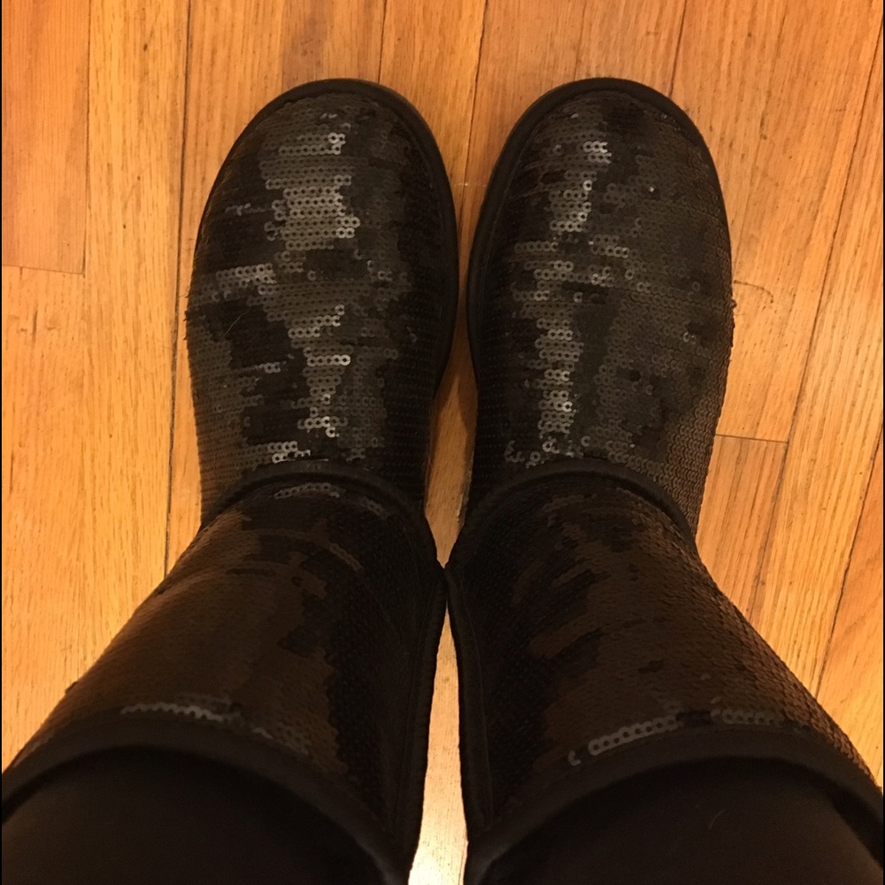 UGG WOMENS BLACK BEAUTIFUL SEQUENCE BOOTS! 💓
