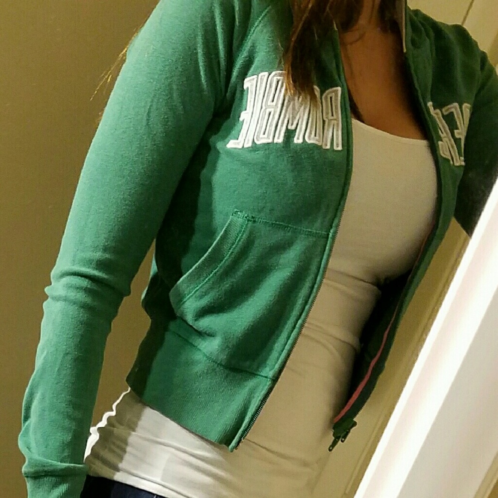 Abercrombie & Fitch sweater