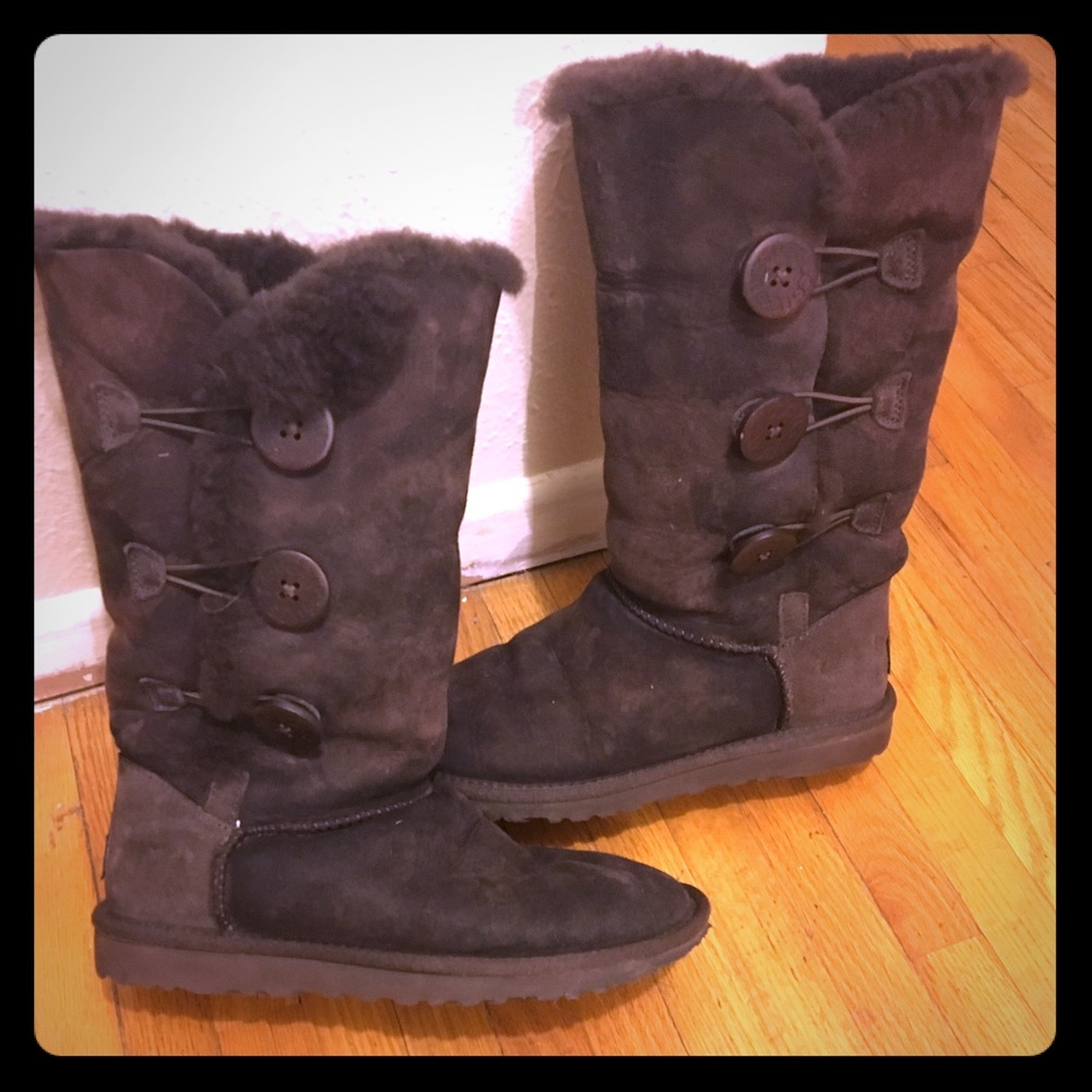 UGGS OF AUSTRALIA WOMENS TALL BROWN BOOTS.