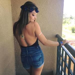 Meet your Posher, Olivia