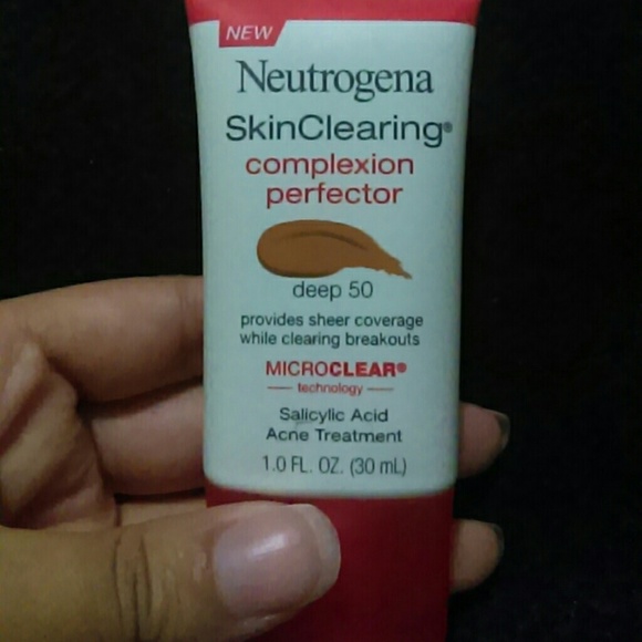 Neutrogena SkinClearing Complexion Perfector - Picture 3 of 3