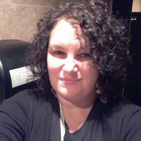 Meet your Posher, Melanie - Picture 2 of 2