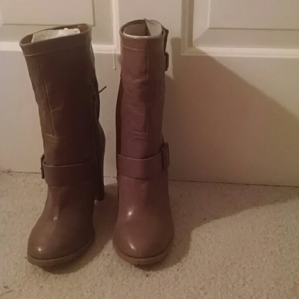 Adam Tucker Kaplin boot size 6