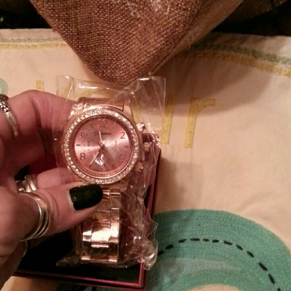 Geneva Quartz Rose Gold Tone watch