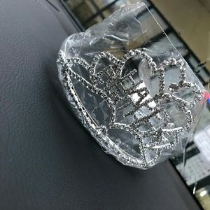 Meet your Posher, Adam