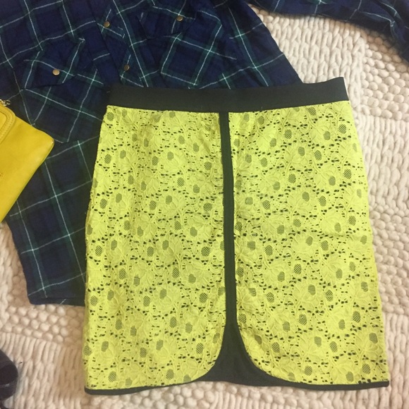 Silence and Noise Neon Lace Mini skirt - Picture 3 of 4