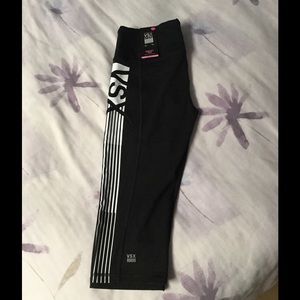 NWT Knockout black VSX crop.