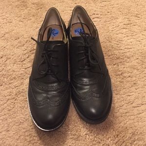Adrienne Vittadini black oxfords