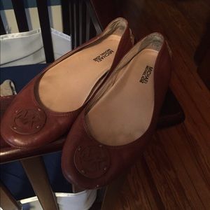 Michael kors cognac flats