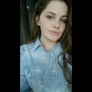 Meet your Posher, Briana