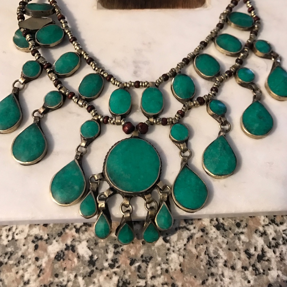 Enamel necklace 3 tier drop details
