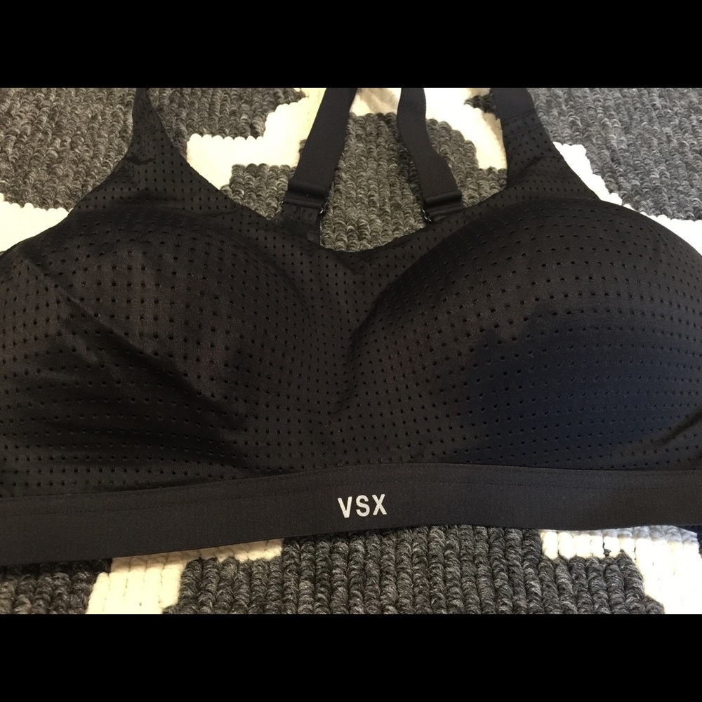36 D Victoria Secret Sports Bra