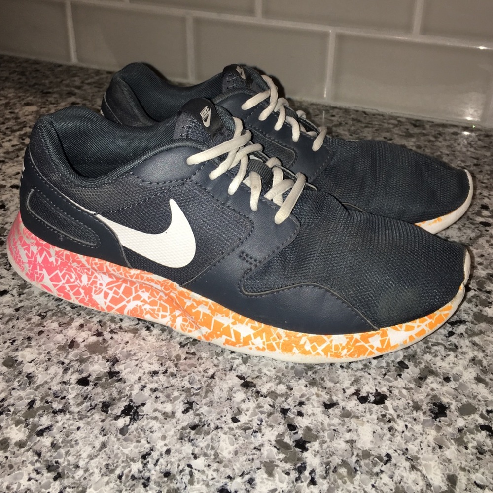 NIKE ROSHE