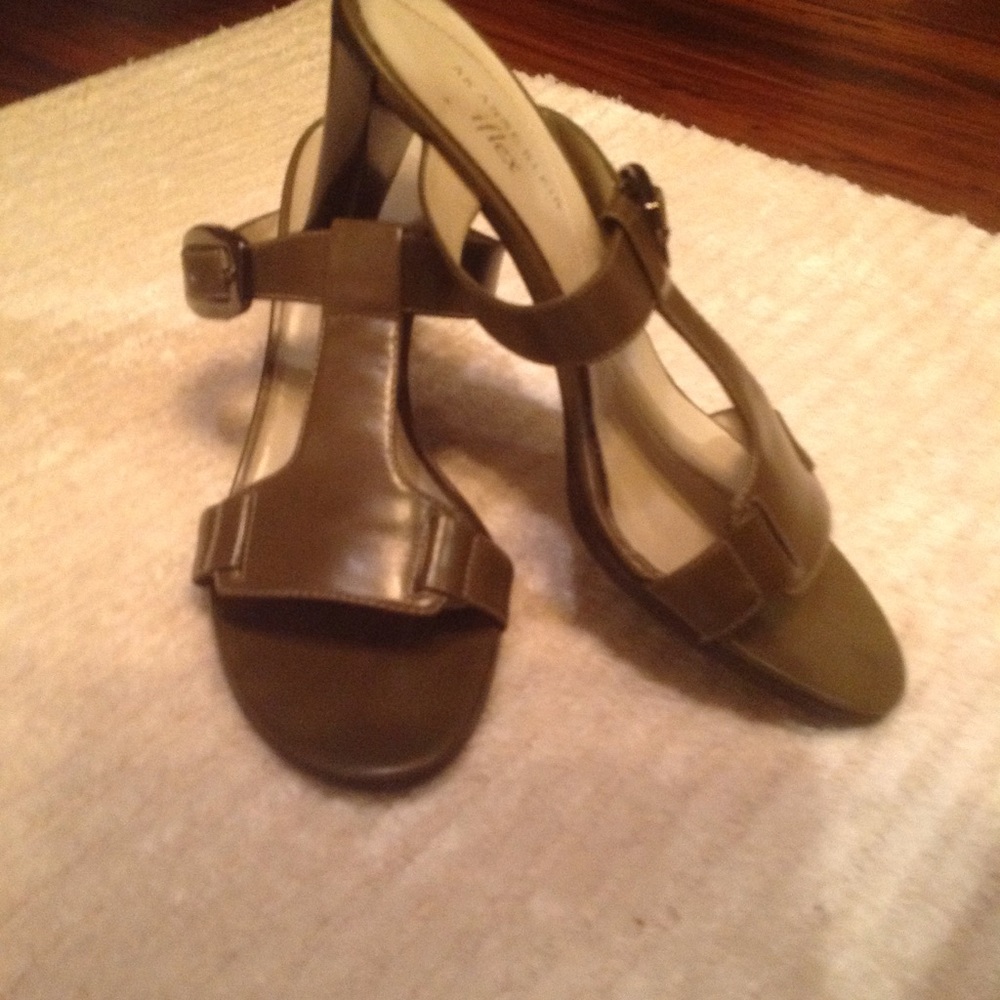 Sandals with 3.5" heel.  Olive green