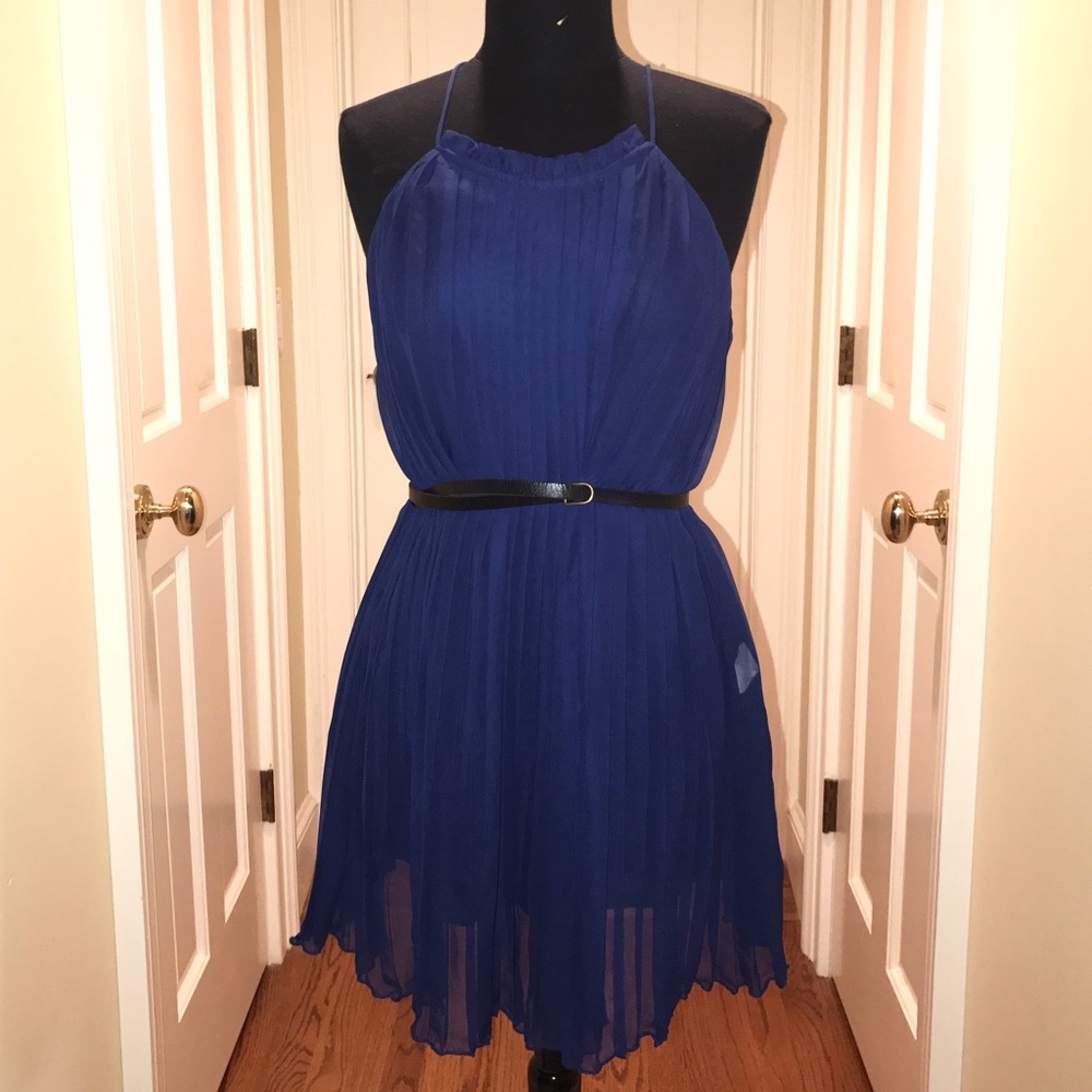 Super cute short baby blue doll dress