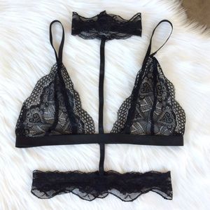 NWOT Black lace choker bralette