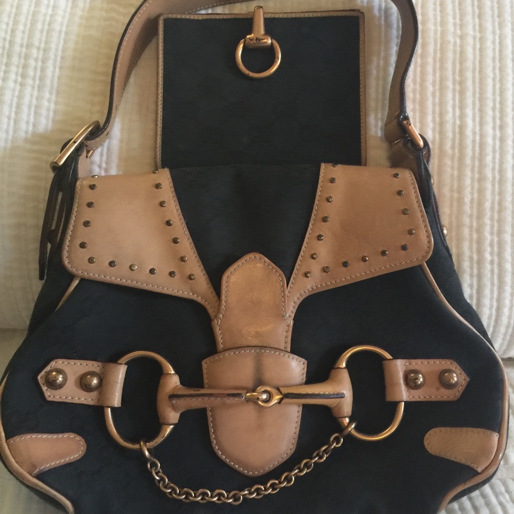 Authentic Gucci bag/matching wallet
