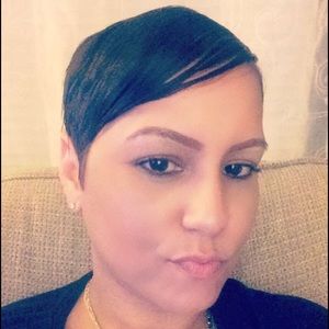 Meet your Posher, Denise