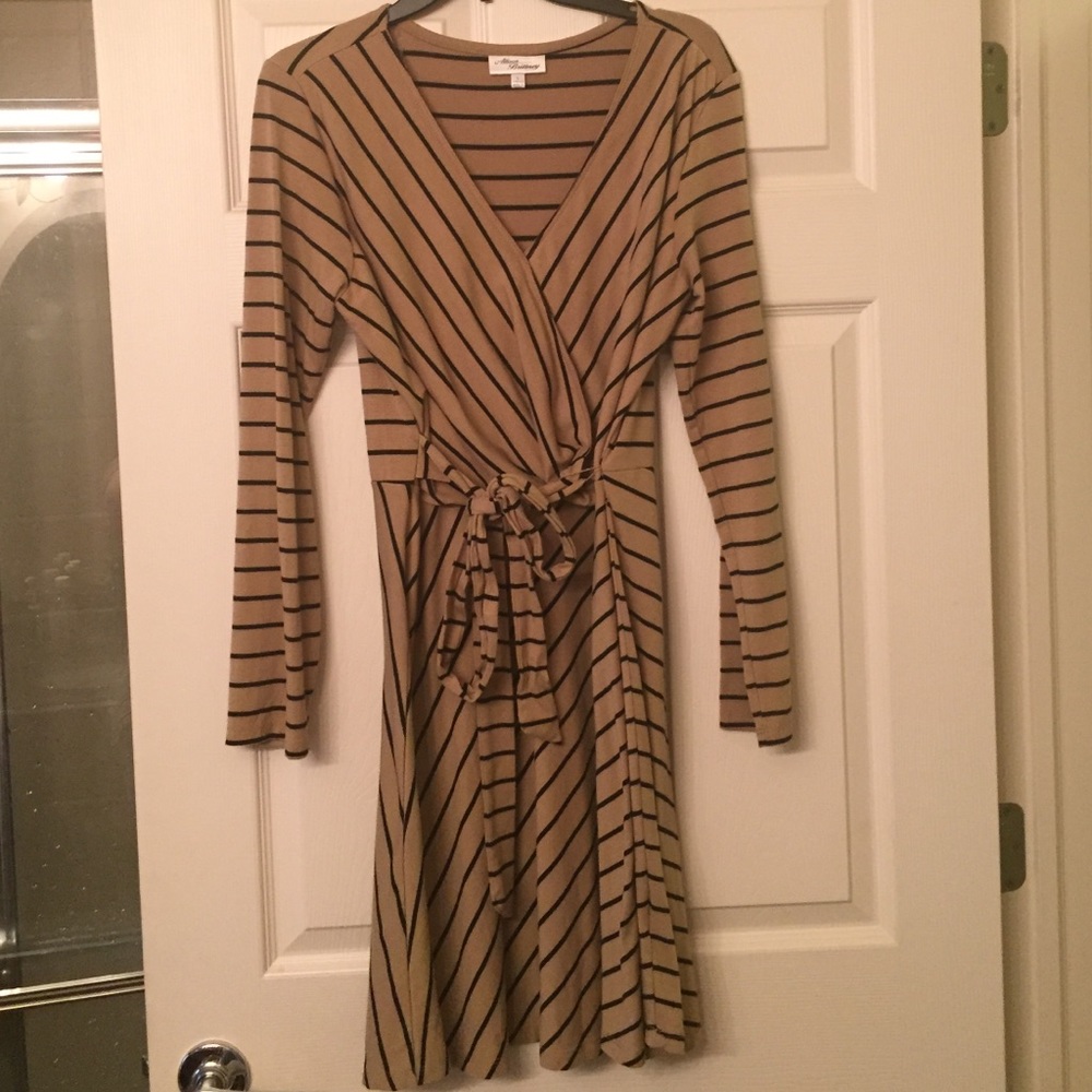 Pretty brown and black faux Wrap dress