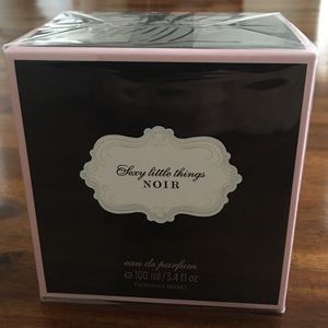 3.4 fl oz in sealed box Sexy Little things noir vs 3.4 fl oz in sealed box Sexy Little things noir vs