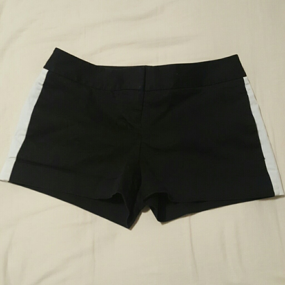 Express structured shorts