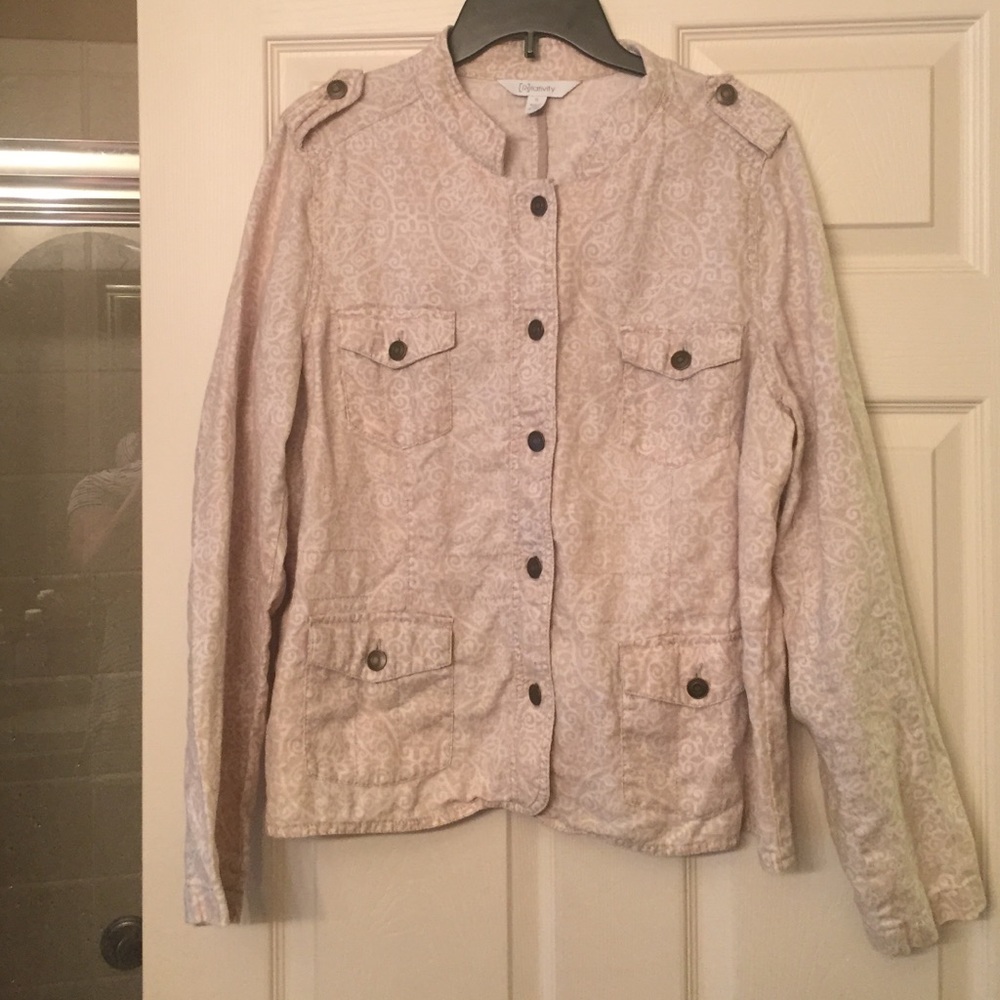 Beige button up shirt with pattern