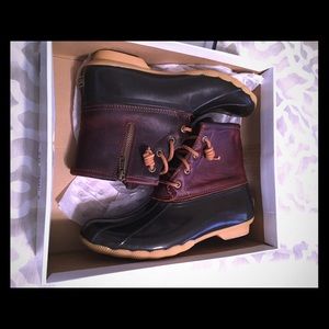 Sperry duck boots, size 9, never worn