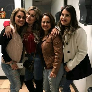 Meet your Posher, Mireya