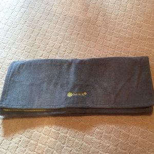 CLOSET CLOSING - Gaiam yoga mat towels (2)
