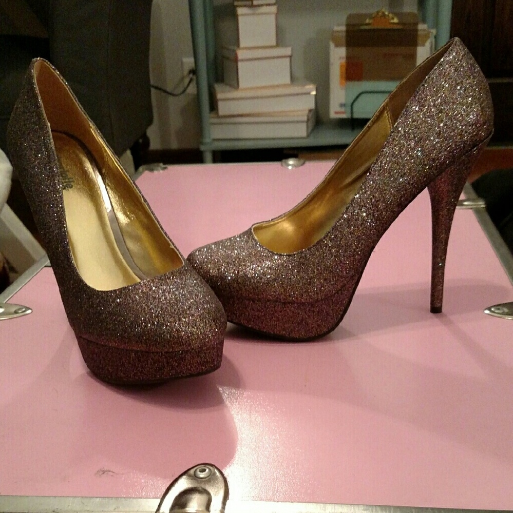 NWOT Charlotte Russe glitter pumps