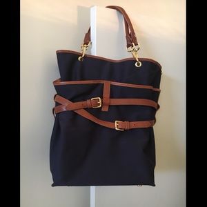 Worth Bucket Bag - large tote