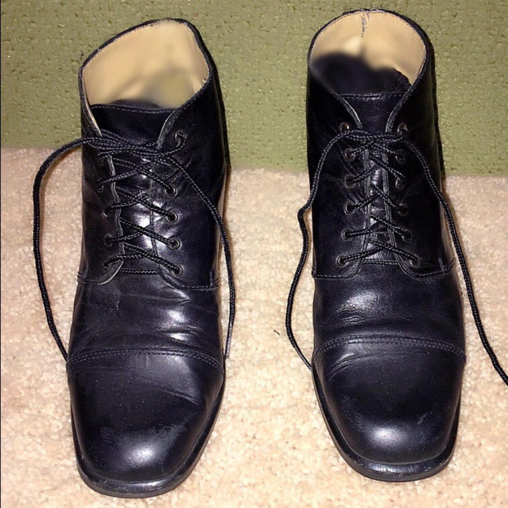 Nine West Black leather dress shoes