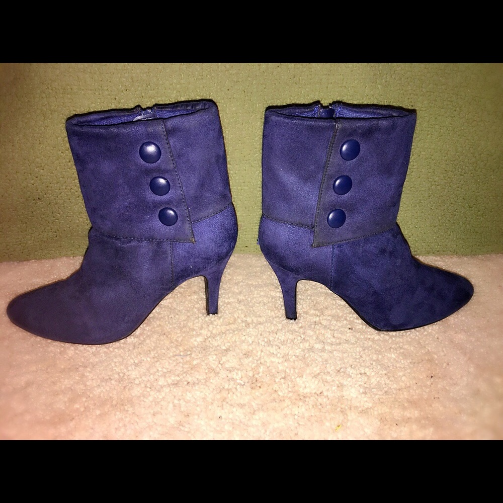 Navy blue suede booties