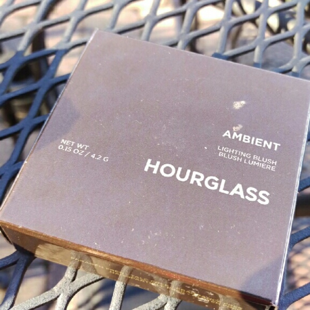 Hourglass Ambient Lighting Blush Radiant Magenta